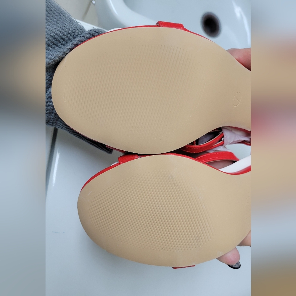 Red heels open toe - Picture 4 of 5